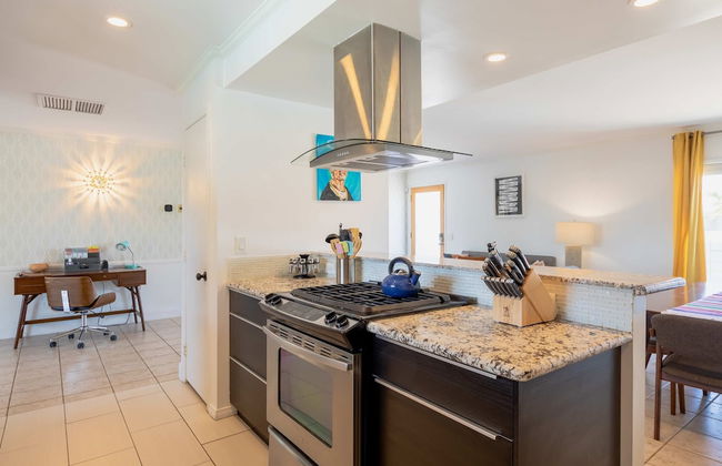 Relax at the 3BR Tranquil Oasis in Palm Springs - Foto 44