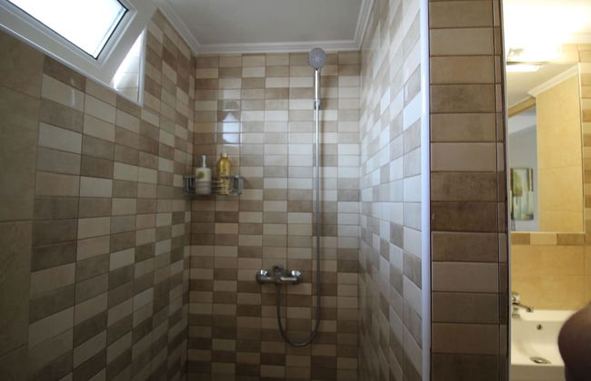 Christa's Home near ATH Airport - Foto 19