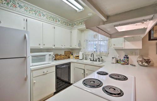 Riverfront Martindale House with 2 Covered Decks - Foto 11