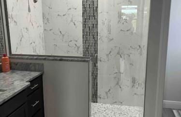 Newly built Villa Ballerina with heated pool and incredible view into beautiful Arrowheadcanal - Photo 24