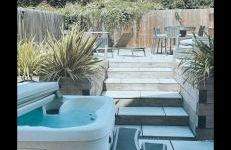 3 Bedroom Beautiful Home with Garden, AC, Hot Tub - Foto 1