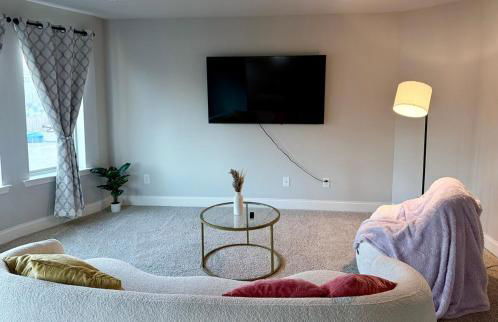 Luxury 5 Bedroom 4 bath open kitchen living room - Foto 49