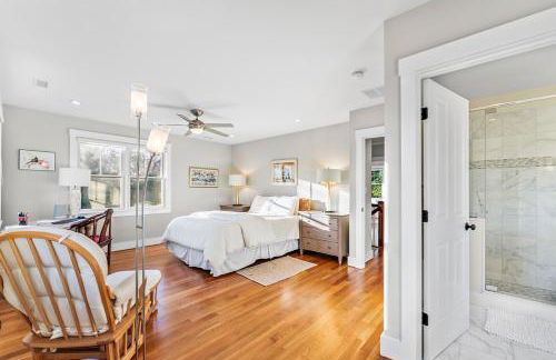 Modern Family Home Walkable to Town - Foto 25