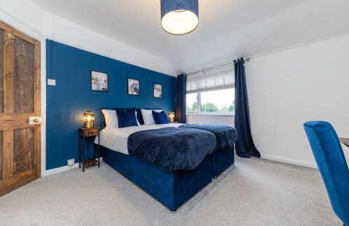 Whole 3 Bedroom House - 2 Free Parking - Photo 2