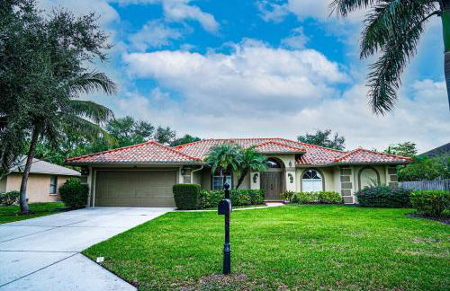 Modern Luxury Retreat in Naples - Photo 36