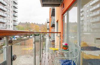 Amazing River view 2 bedroom apartment, sleeps 6, balcony and parking - Foto 7