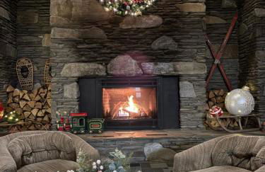 COZY LOON MOUNTAIN ESCAPE - Free shuttle, Pool, Hot tub, River&Mnt Views - Foto 7