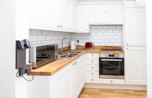 Newly Renovated Modern 3BR Home Near the River Thames - Foto 7