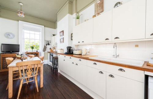 Stunning & spacious Georgian town house in St Neots town centre with parking - Foto 4