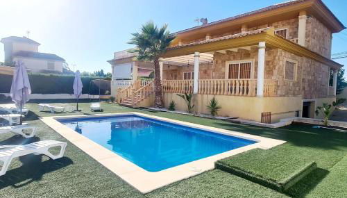 The Grand Pool Chalet and BBQ - Foto 2, Garden, Garden view