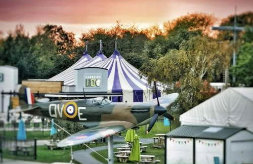 Muscovy Lodge with Hot Tub at Tattershall Lakes Country Park - Foto 60