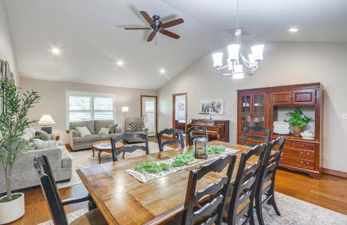 2 Mi to Main Street Family Home in Winfield! - Foto 1