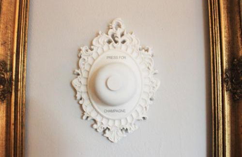 R B Apartment Hamburg Family - zentrumsnah - 108 qm mit Dachterrasse - Küche - Waschtrockner - Smart TV - Badewanne & Dusche - kostenloser Parkplatz - 2 Schlafzimmer - Foto 15