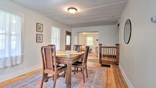 Walk to Beach! Sodus Point Escape with Private Yard - Foto 4