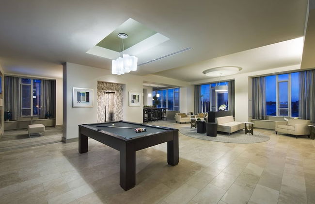 Luxurious Studio in the Seaport District - Photo 11