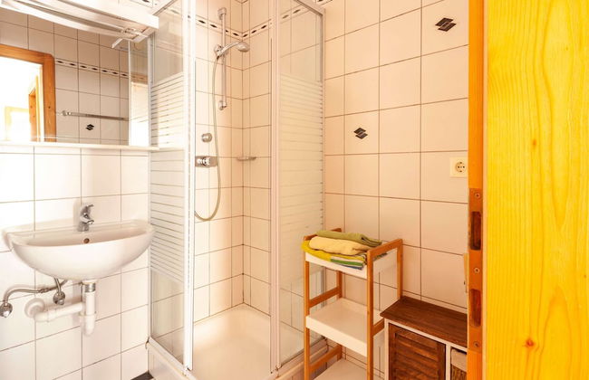 Alluring Apartment in Mayrhofen near Forest - Photo 13