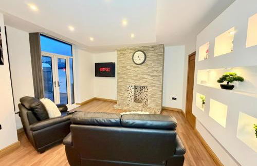 Comfortable 4BR House Ideal for Families & Workers - Foto 52