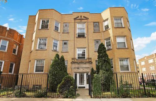 1BR Homey Apt in Irving Park - Troy 2 - Photo 12