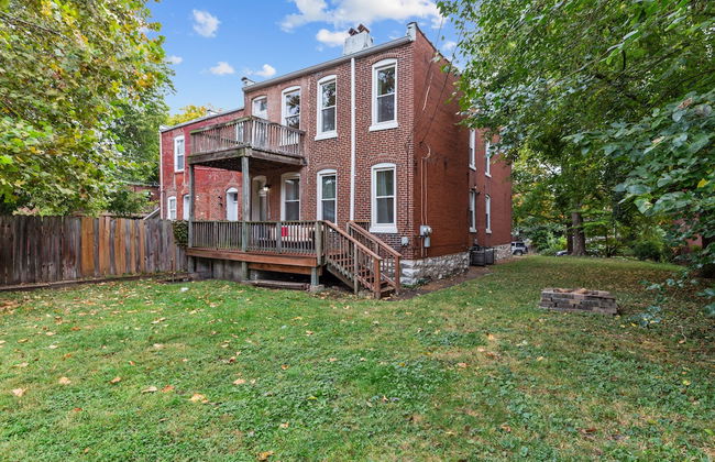 Lovely Historic Home in St Louis - JZ Vacation Rentals - Photo 24