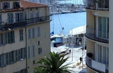 Superbe T3 climatisé - vue port de plaisance - centre historique - balcon - WIFI - 5e avec ascenseur - Foto 1