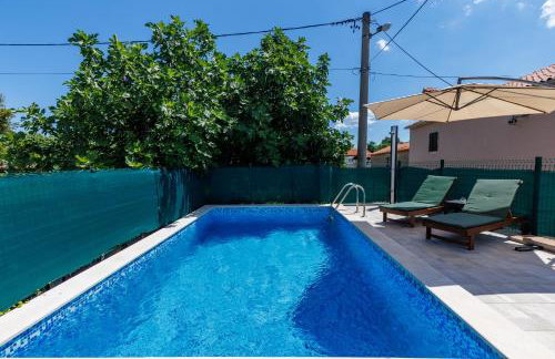 House Papinka with Private Pool & Garden - Happy Rentals - Photo 22