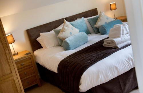 Skylark sleeps 8 private Hot Tub & Dogs welcome Nr Padstow, Resort Pool Bar & Watersports - Foto 12