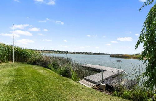 Lakefront Washington Home with Private Pool and Sauna - Foto 39