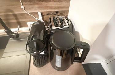 KATIES Apartments bei Regensburg - 3 Zimmer, 6 Personen, Infrarot-Sauna, Disney Plus, Balkon, Grill & Parkplatz - Foto 24