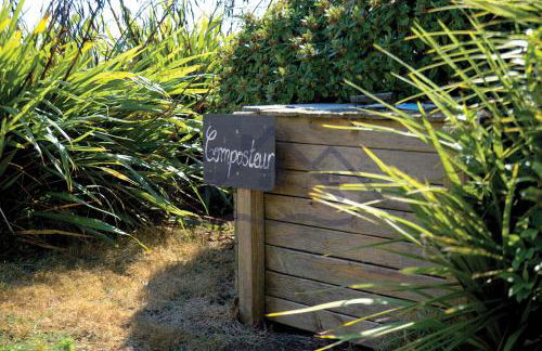 LocaLise - A05 - Plain-pied avec petite vue mer donnant sur la piscine et le jardin - Grande salle de bain - Wifi inclus - draps inclus - animaux bienvenus - parking gratuit - Foto 30