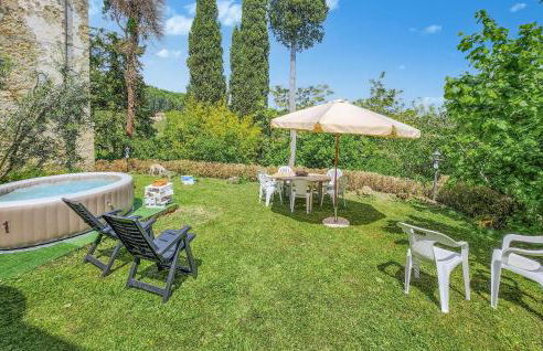 4 Bedroom Lovely Home In Cetona - Foto 1