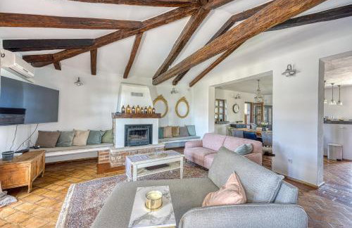 Villa Aryana With Pool - Happy Rentals - Foto 10