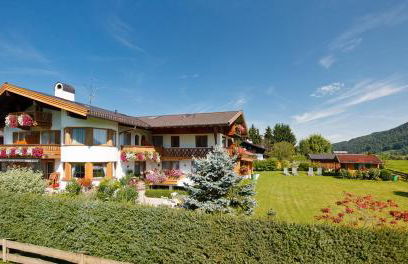 Haus Jäger Ferienwohnungen mit Indoor-Pool inkl. Chiemgaukarte - Foto 1