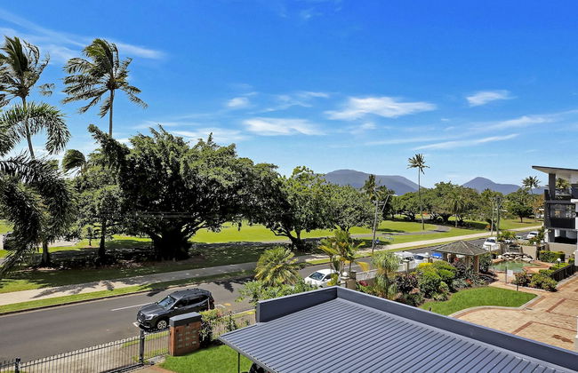 On the Esplanade - Foto 21