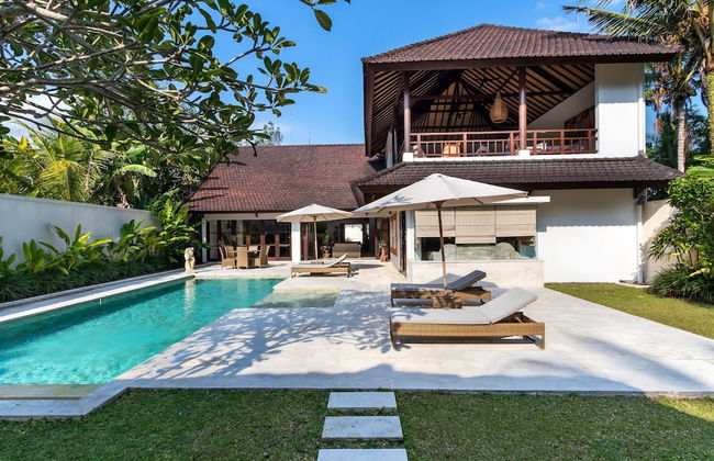 Villa Candi Kecil Empat by Villa Finder - Foto 1