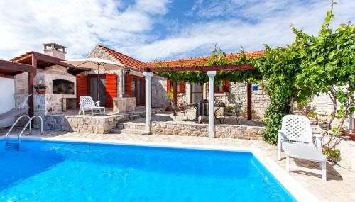 Countryside Family Villa with Private Pool - Photo 2