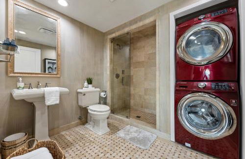 Iowa River Landing steps to Xtream Arena & Coralville Convention Center - Foto 30