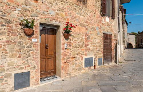 Small Rustic Apartment - Photo 25