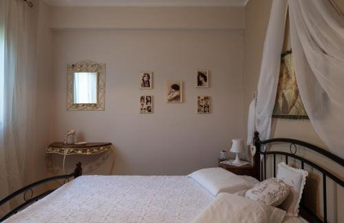 Antique Apartment - Photo 5