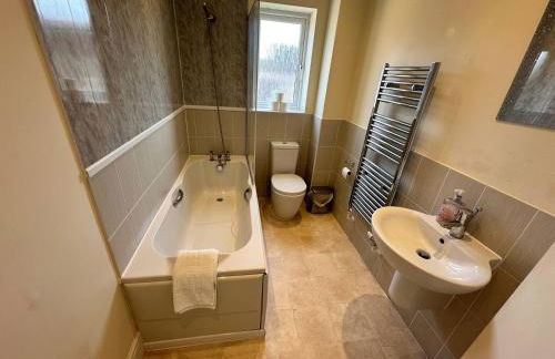 Spacious & Modern Retreat Garden Free Parking! - Foto 55