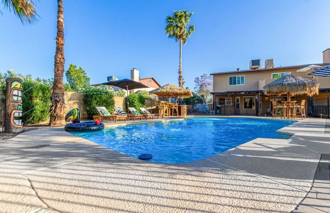 Tiki Paradise w Htd Pool Putt Grn Tiki Bar - Photo 40