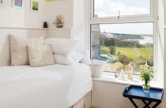 Beautiful family house with amazing sea views - Photo 14