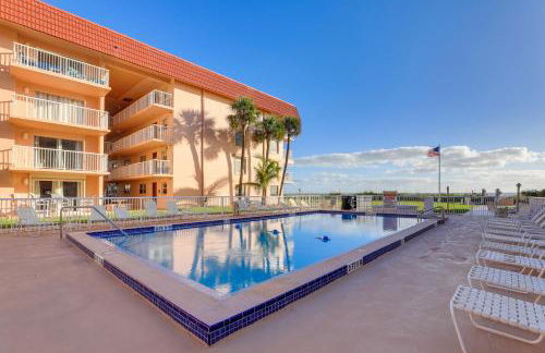 Central Cocoa Beach Condo with View, Steps to Beach! - Foto 22