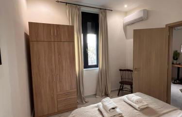 Modh Patras City Centre - Modern Design Oasis - Photo 26