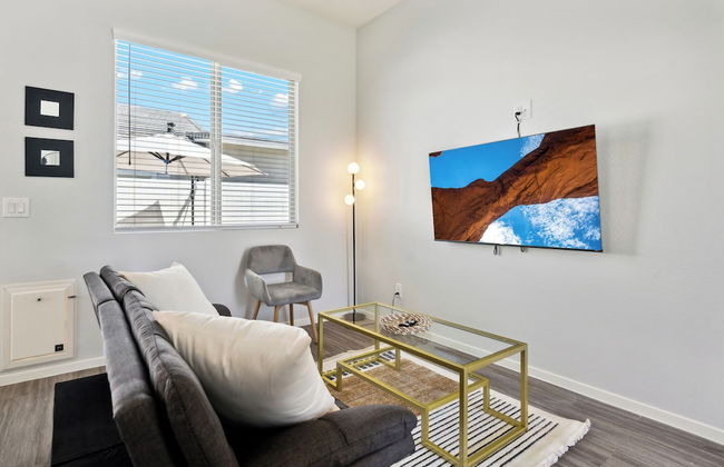 Fresh Modern Home with Pool BBQ - Foto 13