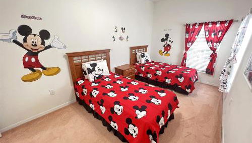 Lakefront Getaway LG South Facing Pool Hot Tub Pool Table & BBQ - 2 miles Disney - Foto 2