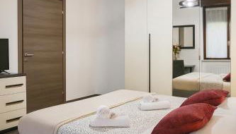 Madonnina House Free Private Parking near Milan & Rho Fiera - Foto 2, towels, wardrobe
