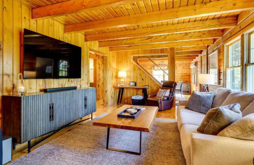 Private Spring-Fed Pond Idyllic Shrewsbury Cabin! - Foto 6