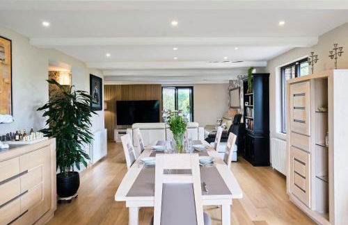 VILLA ARCADIA - Piscine - Spa - Sauna - Cinéma - Jeux d'arcades - Jeux vidéo - Bassin naturel - Jardin - Foto 19