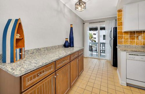 Steps to East Beach & Pet Friendly w/ 2 King Beds - Foto 12