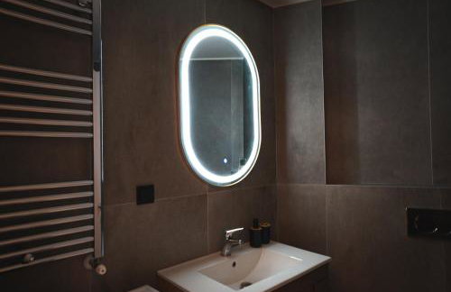 Charis Beyond the Castle - Foto 32